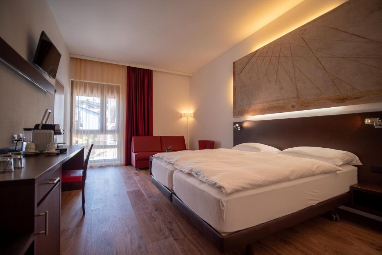 La Meridiana, &